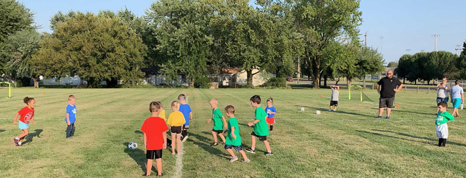 Kids playing soccer in Sedalia MO as part of the parks and rec program